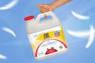 tidycats lightweight product being held