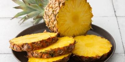 can dogs eat pineapple